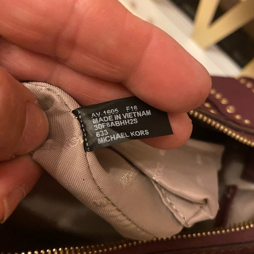 Michael KORS BROOKLYN LEATHER  HOBO BAG. SEE OTHER LISTING FOR MATCHING WALLET - Picture 9 of 11